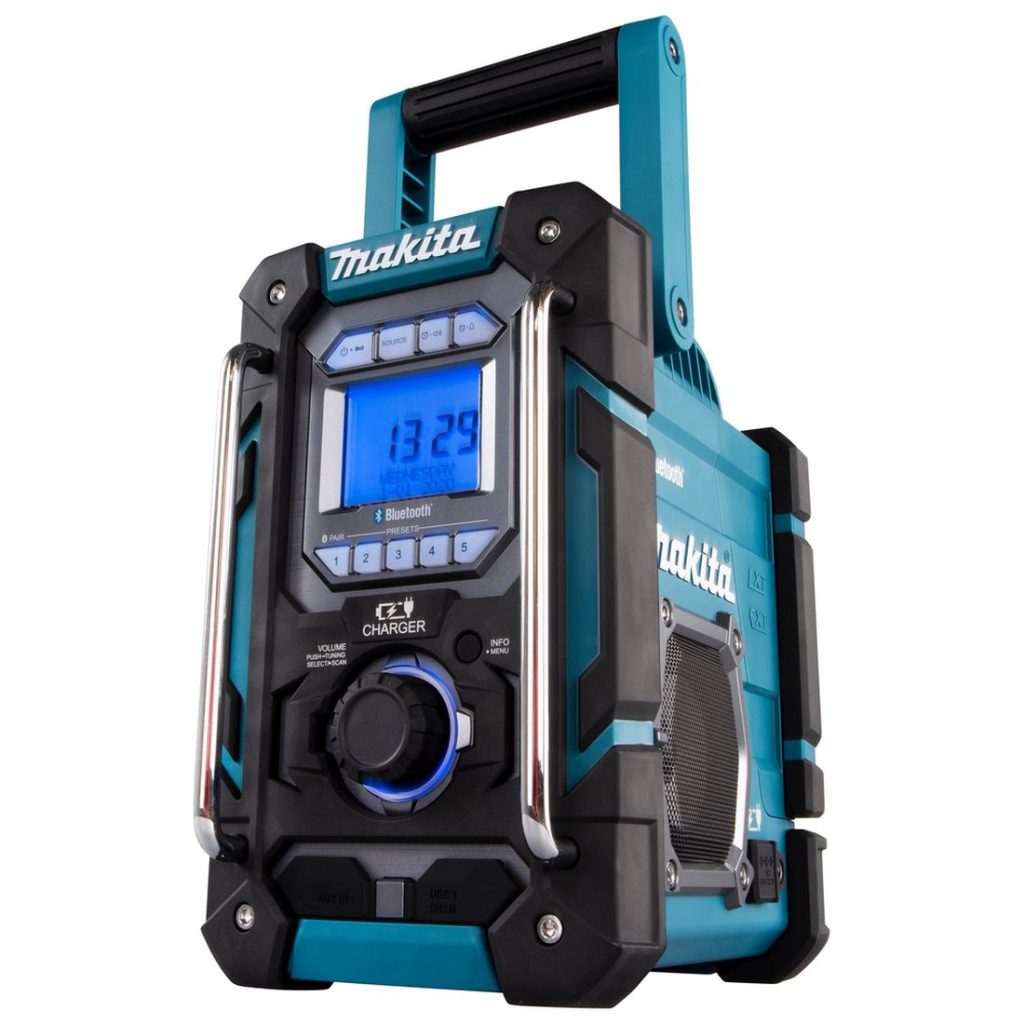 MAKITA Radio CXT / LXT. Kuvassa Radio CXT / LXT oikealta etuviistosta.