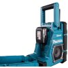 MAKITA Radio CXT / LXT. Lähikuvassa Radio CXT / LXT oikealta etuviistosta akkukotelo avattuna ja akku kiinnitettynä radioon.