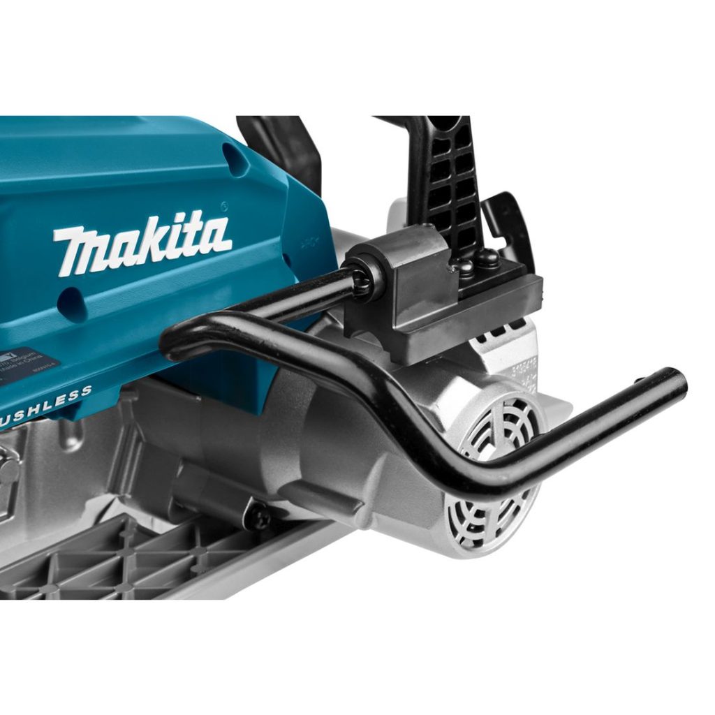 MAKITA Pyörösaha LXT. Lähikuvassa Pyörösaha LXT:n säädettävä ripustuskoukku.