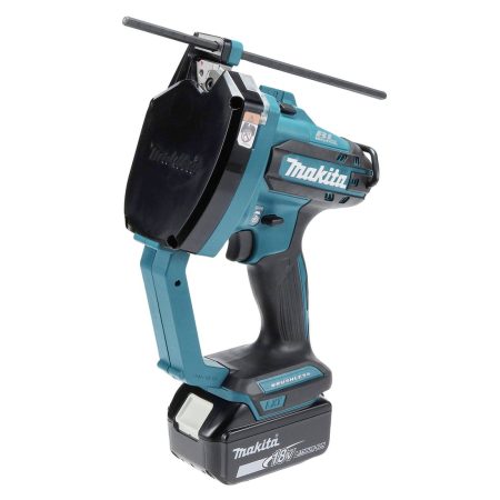 MAKITA Kierretankoleikkuri LXT. Kuvassa Kierretankoleikkuri LXT oikealta etuyläviistosta.
