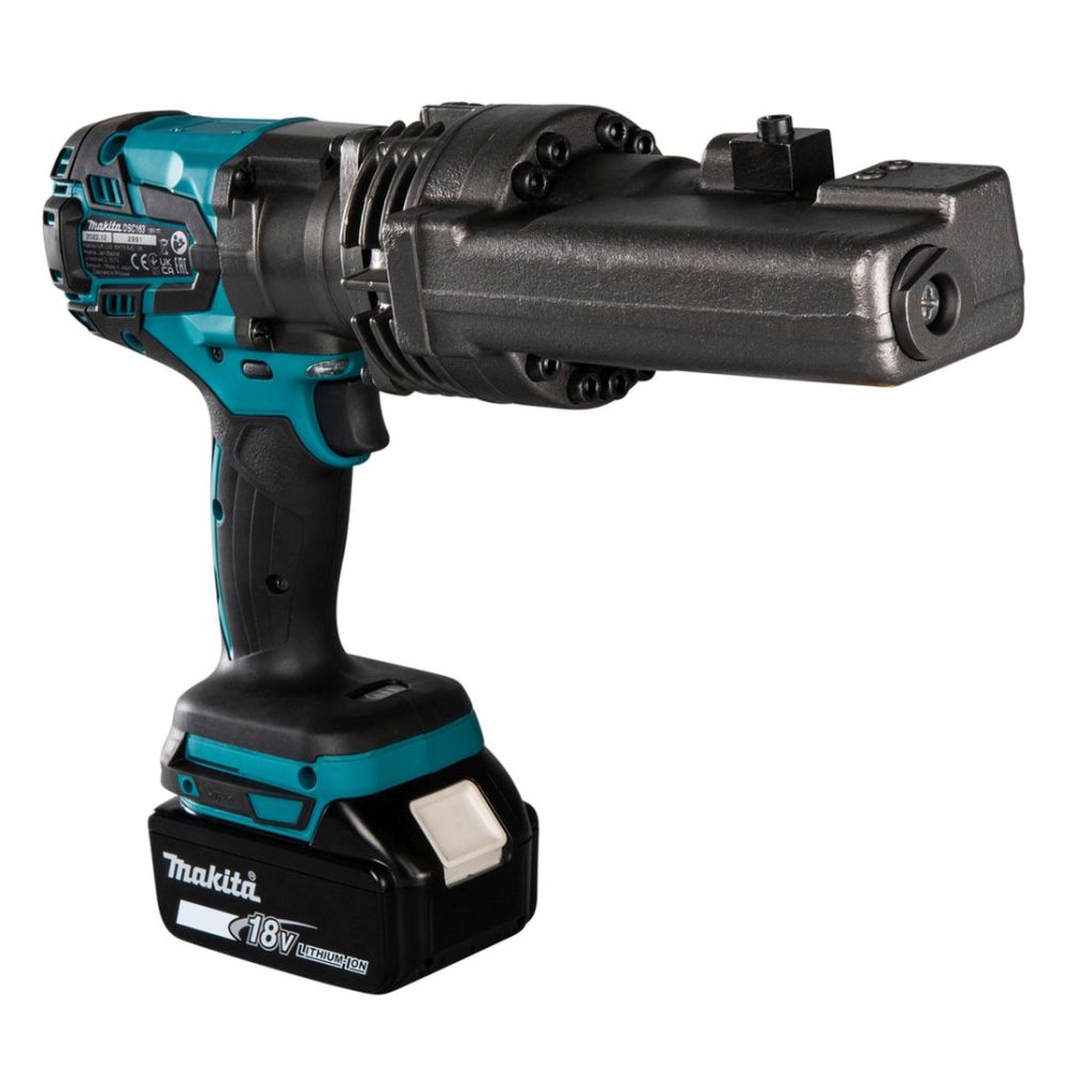 MAKITA Harjateräsleikkuri LXT. Kuvassa Harjateräsleikkuri LXT vasemmalta etuyläviistosta.