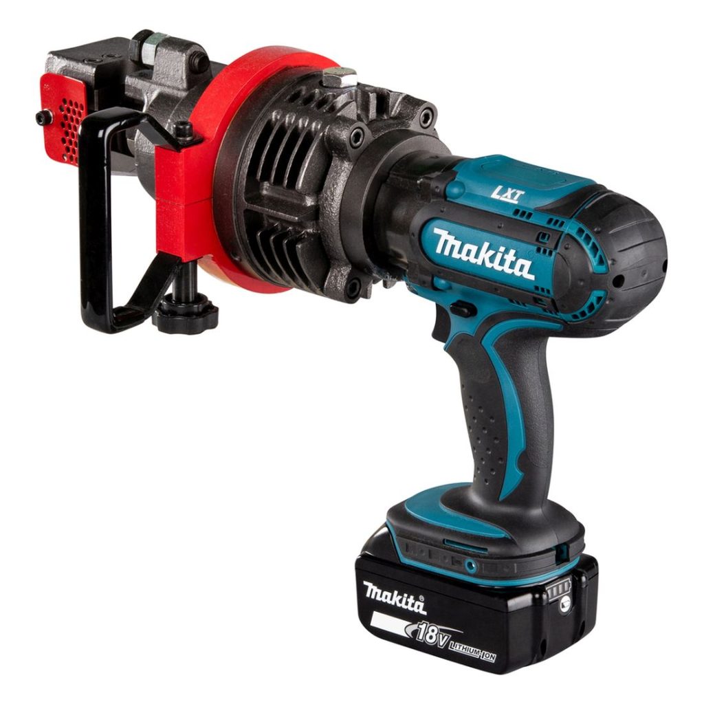 MAKITA Harjateräsleikkuri LXT. Kuvassa Harjateräsleikkuri LXT vasemmalta takayläviistosta.