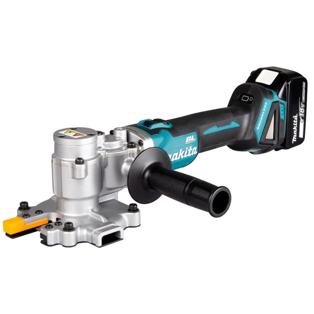 MAKITA Kierretanko- ja harjaterässaha LXT. Kuvassa Kierretanko- ja harjaterässaha LXT oikealta etuyläviistosta.