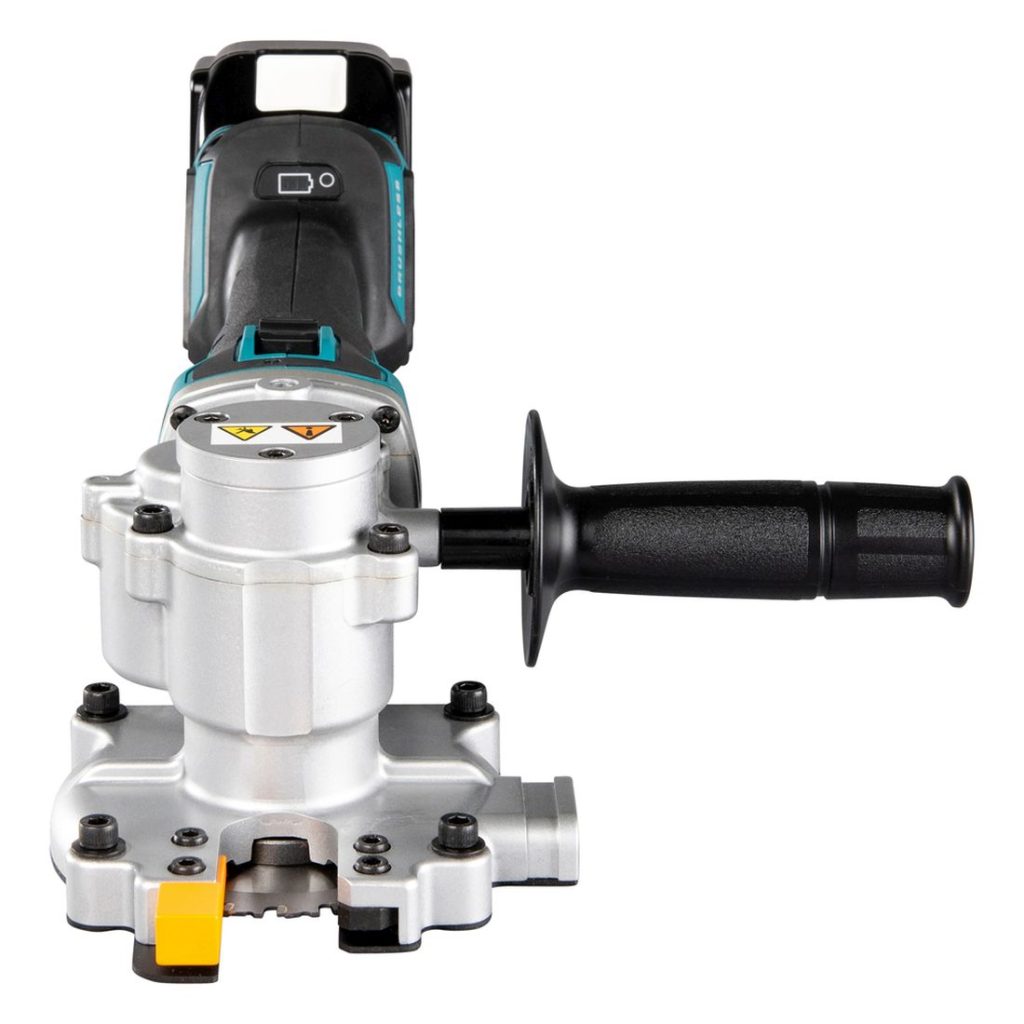 MAKITA Kierretanko- ja harjaterässaha LXT. Kuvassa Kierretanko- ja harjaterässaha LXT edestäpäin.