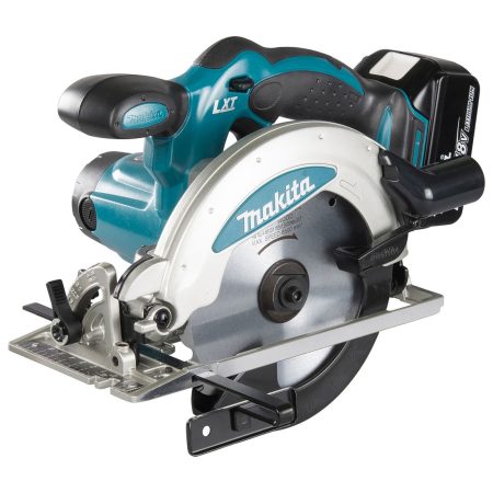 MAKITA Pyörösaha LXT. Kuvassa Pyörösaha LXT oikealta etuyläviistosta.