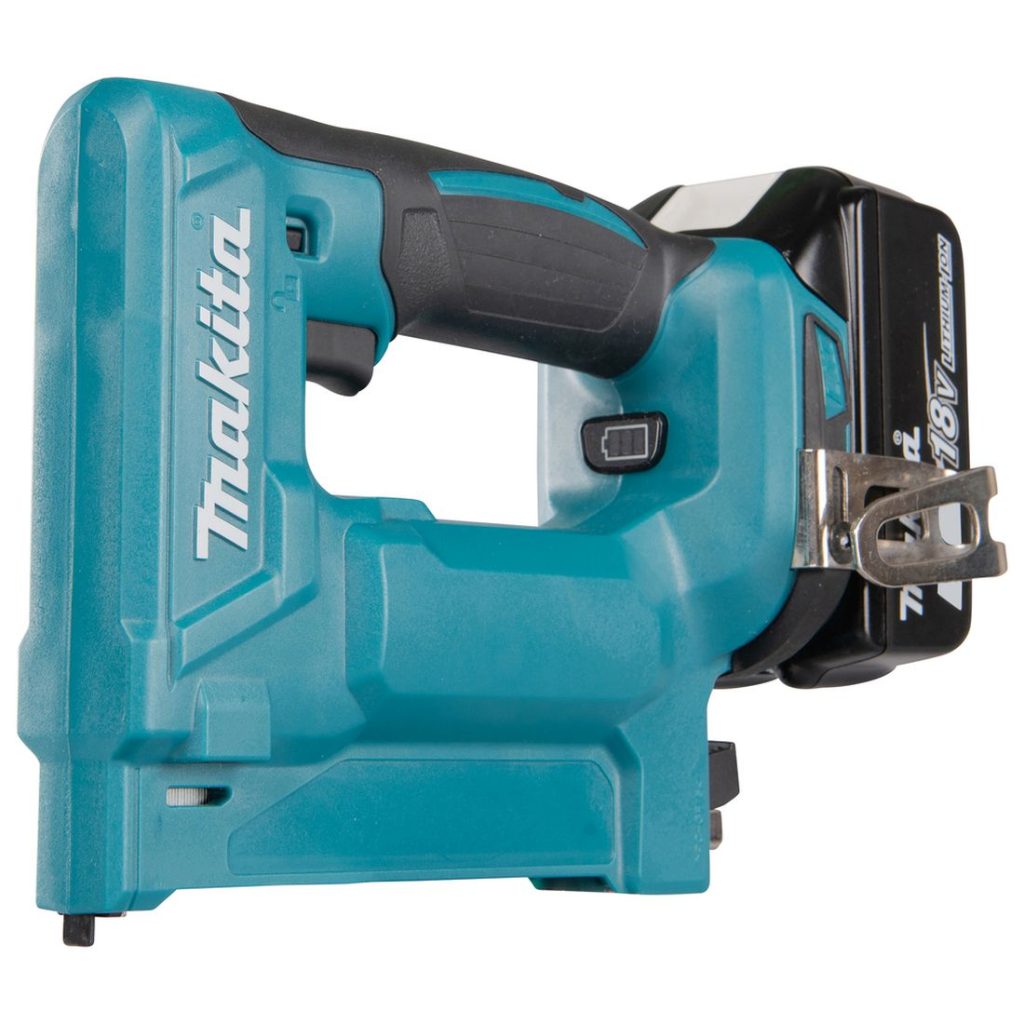 MAKITA Nitoja LXT. Kuvassa Nitoja LXT oikealta etuviistosta.