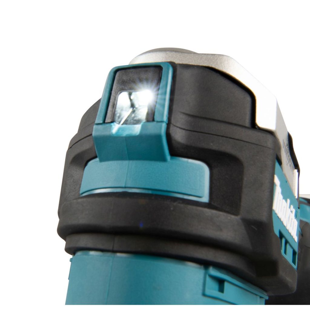 MAKITA Monitoimikone LXT. Lähikuvassa Monitoimikone LXT:n LED-valo oikealta etuviistosta.