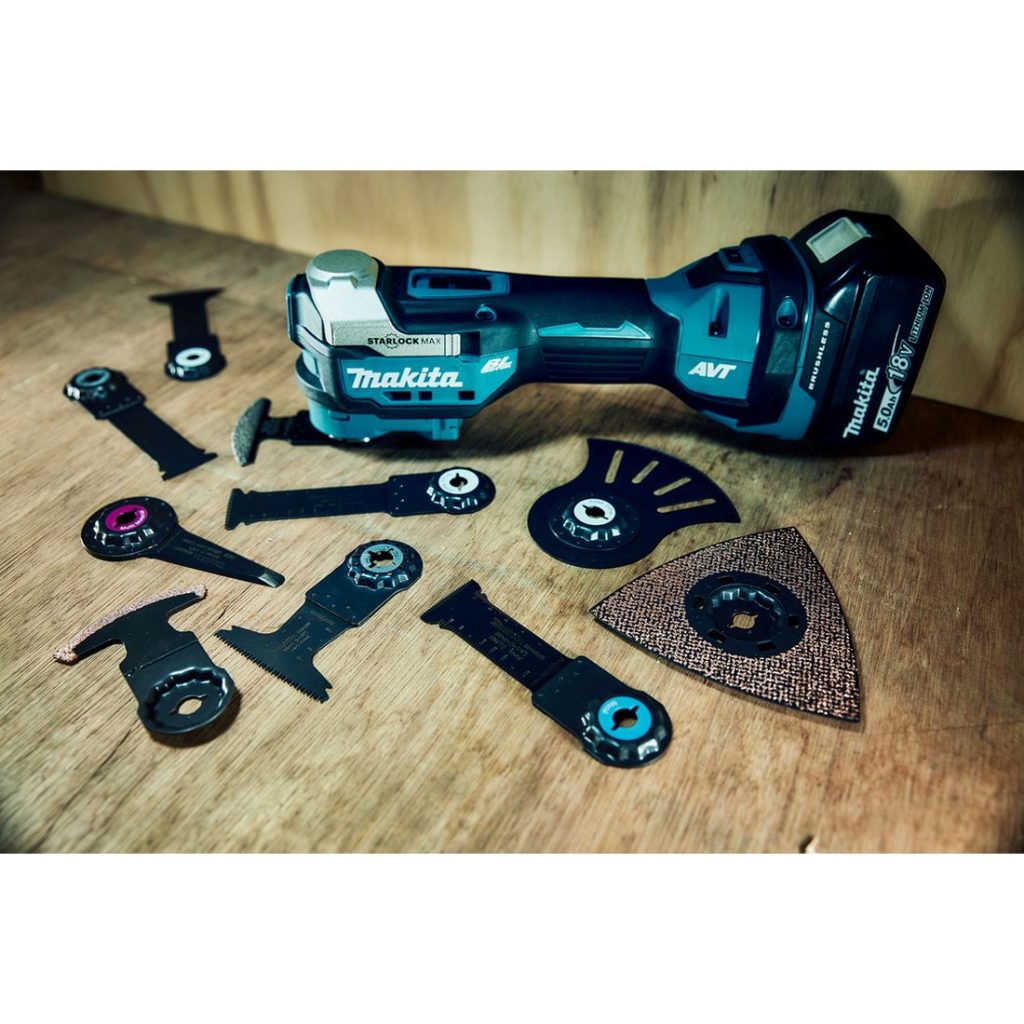 MAKITA Monitoimikone LXT. Kuvassa Monitoimikone LXT sekä erilaisia upotusteriä ja hiomateriä.