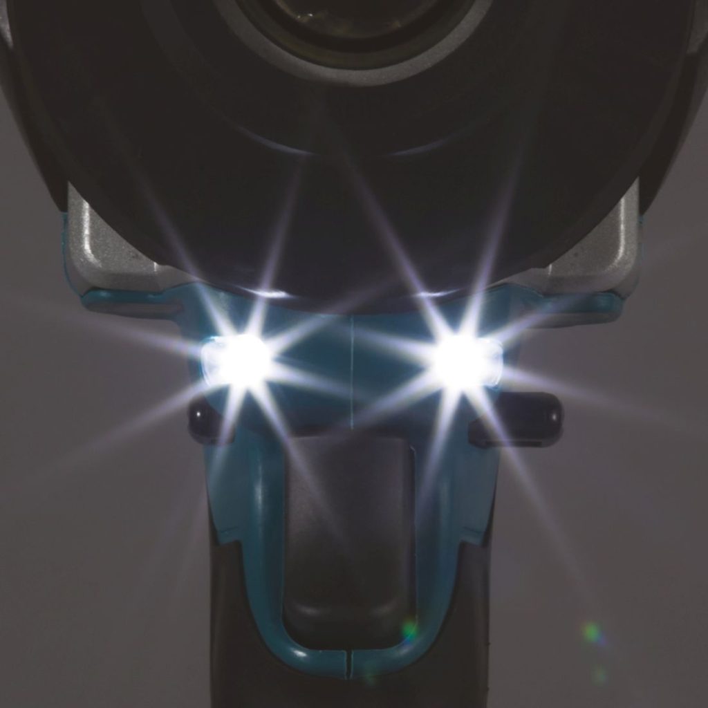 MAKITA Iskevä mutterinväännin LXT. Lähikuvassa Iskevä mutterinväännin LXT:n LED-valot.
