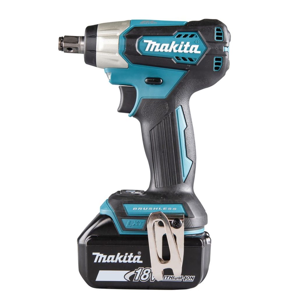 MAKITA Iskevä mutterinväännin LXT. Kuvassa Iskevä mutterinväännin LXT vasemmalta sivustapäin.