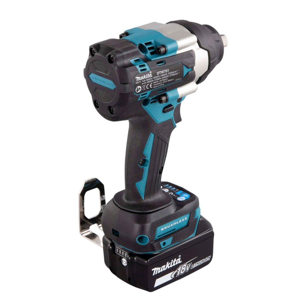 MAKITA Iskevä mutterinväännin LXT. Kuvassa Iskevä mutterinväännin LXT oikealta takayläviistosta.