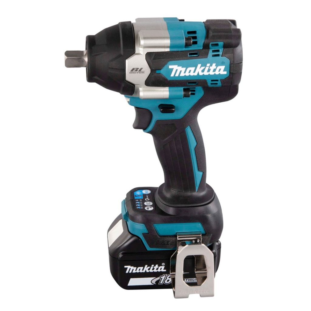 MAKITA Iskevä mutterinväännin LXT. Kuvassa Iskevä mutterinväännin LXT vasemmalta sivustapäin.