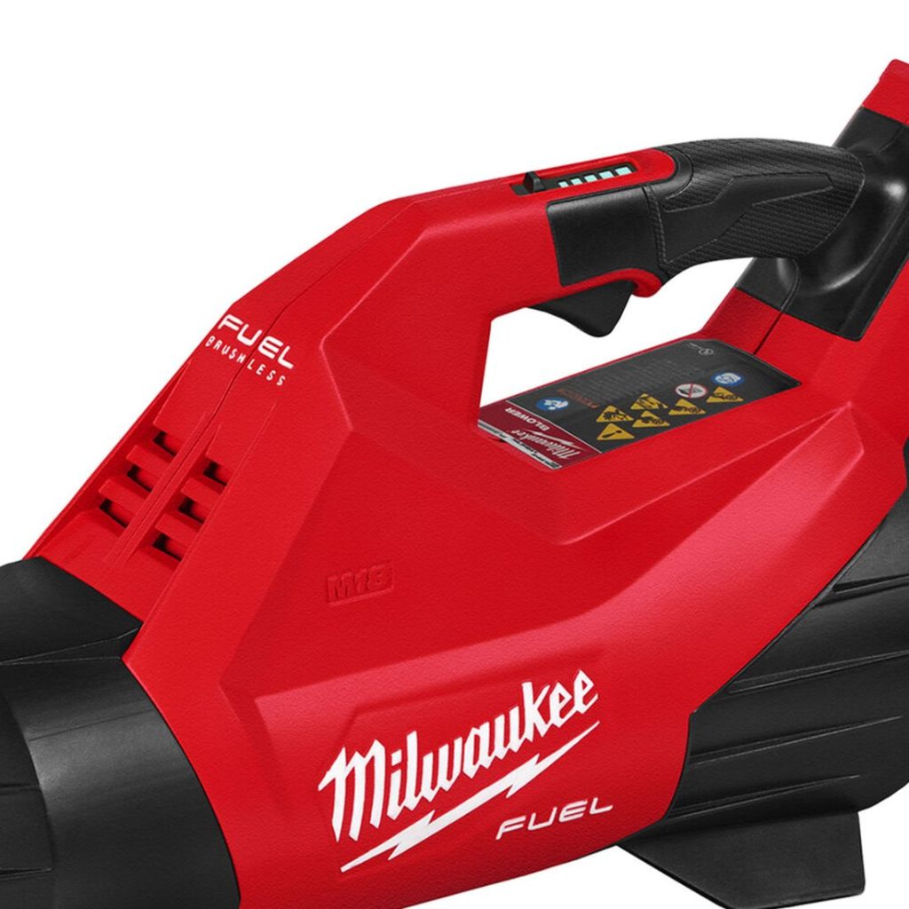Milwaukee M18 FUEL puhallin FBLG3-0. Kuvassa puhaltimen kädensija.