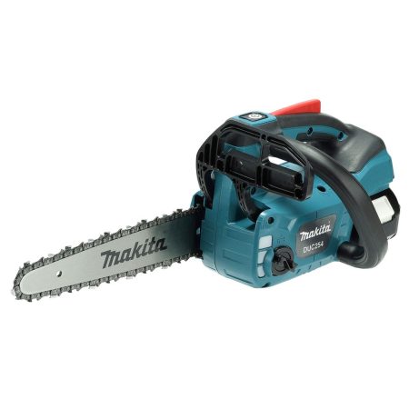 MAKITA Ketjusaha LXT. Kuvassa Ketjusaha LXT oikealta etuyläviistosta.