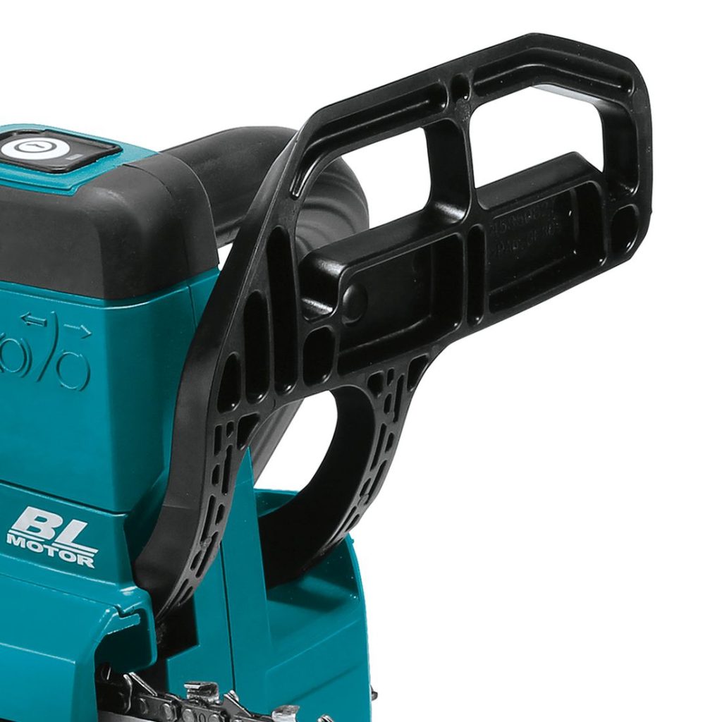 MAKITA Ketjusaha LXT. Lähikuvassa Ketjusaha LXT:n takapotkusuojus.