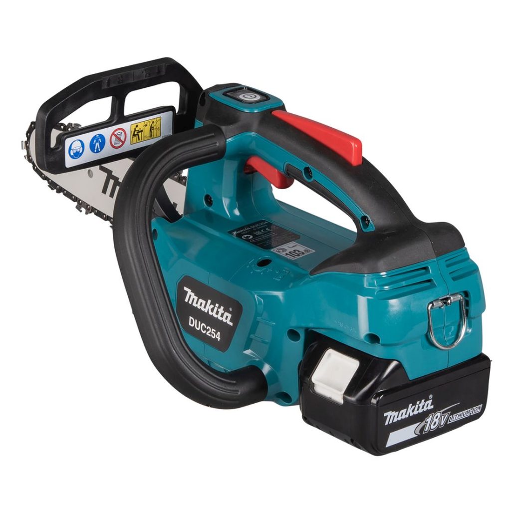 MAKITA Ketjusaha LXT. Kuvassa Ketjusaha LXT vasemmalta takayläviistosta.