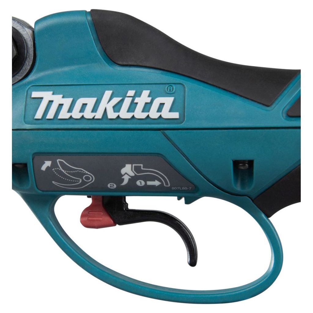 MAKITA Oksaleikkuri LXT. Lähikuvassa Oksaleikkuri LXT:n liipaisin.