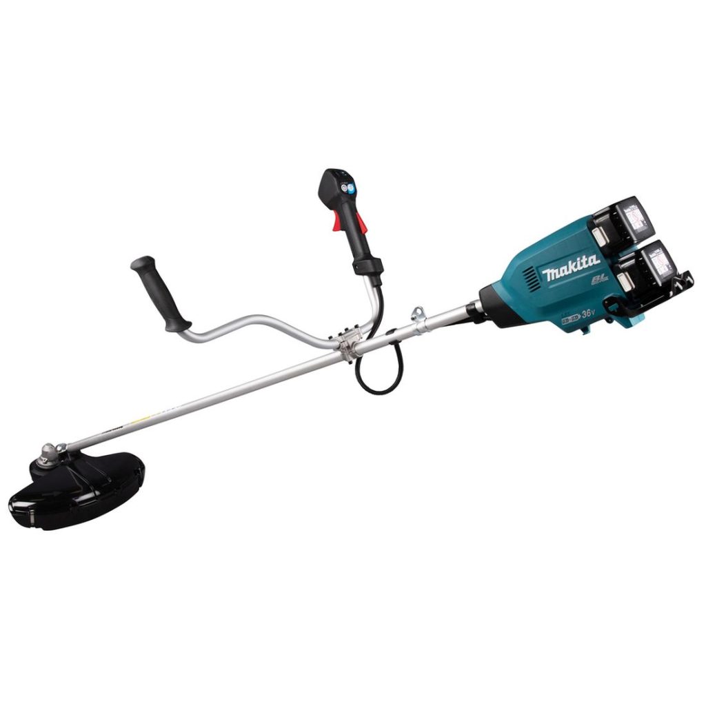 MAKITA Ruohoraivuri LXT. Kuvassa Ruohoraivuri LXT vasemmalta takayläviistosta.
