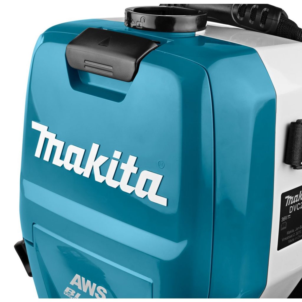 MAKITA Reppuimuri LXT. Lähikuvassa Reppuimuri LXT:n pölypussin luukku suljettuna.