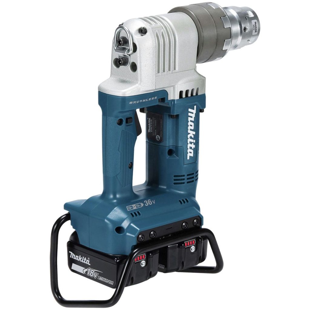 MAKITA Mutterinväännin LXT. Kuvassa Mutterinväännin LXT oikealta takayläviistosta.