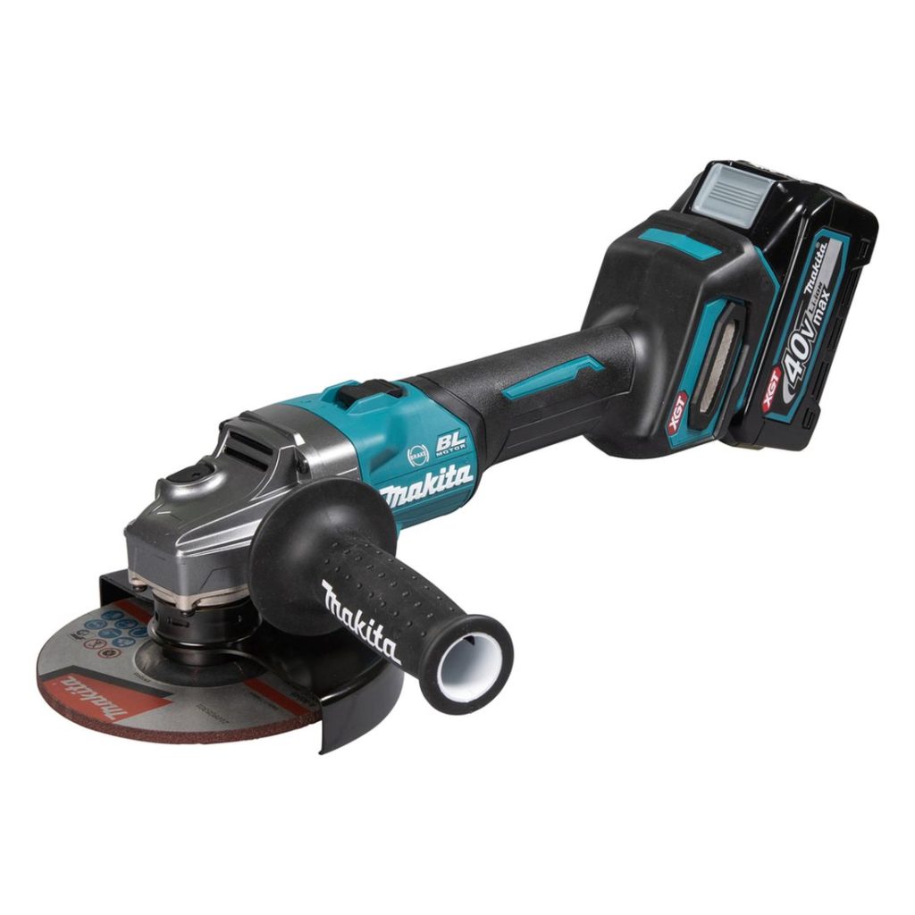 MAKITA Kulmahiomakone XGT. Kuvassa Kulmahiomakone XGT oikealta etuyläviistosta.