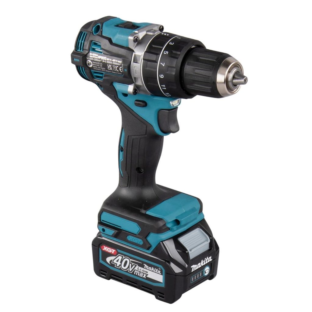 MAKITA Iskuporakone XGT. Kuvassa Iskuporakone XGT vasemmalta etuyläviistosta.