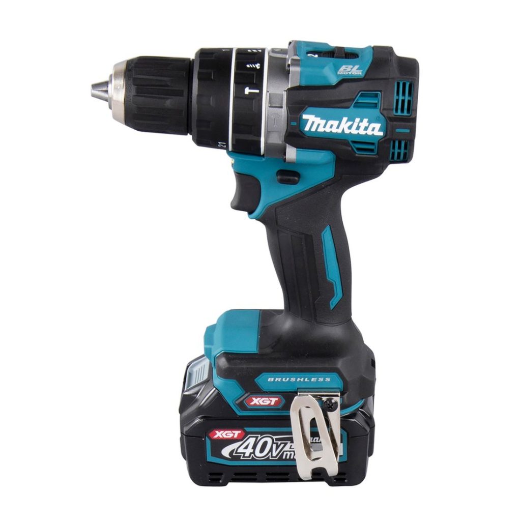 MAKITA Iskuporakone XGT. Kuvassa Iskuporakone XGT vasemmalta sivustapäin.