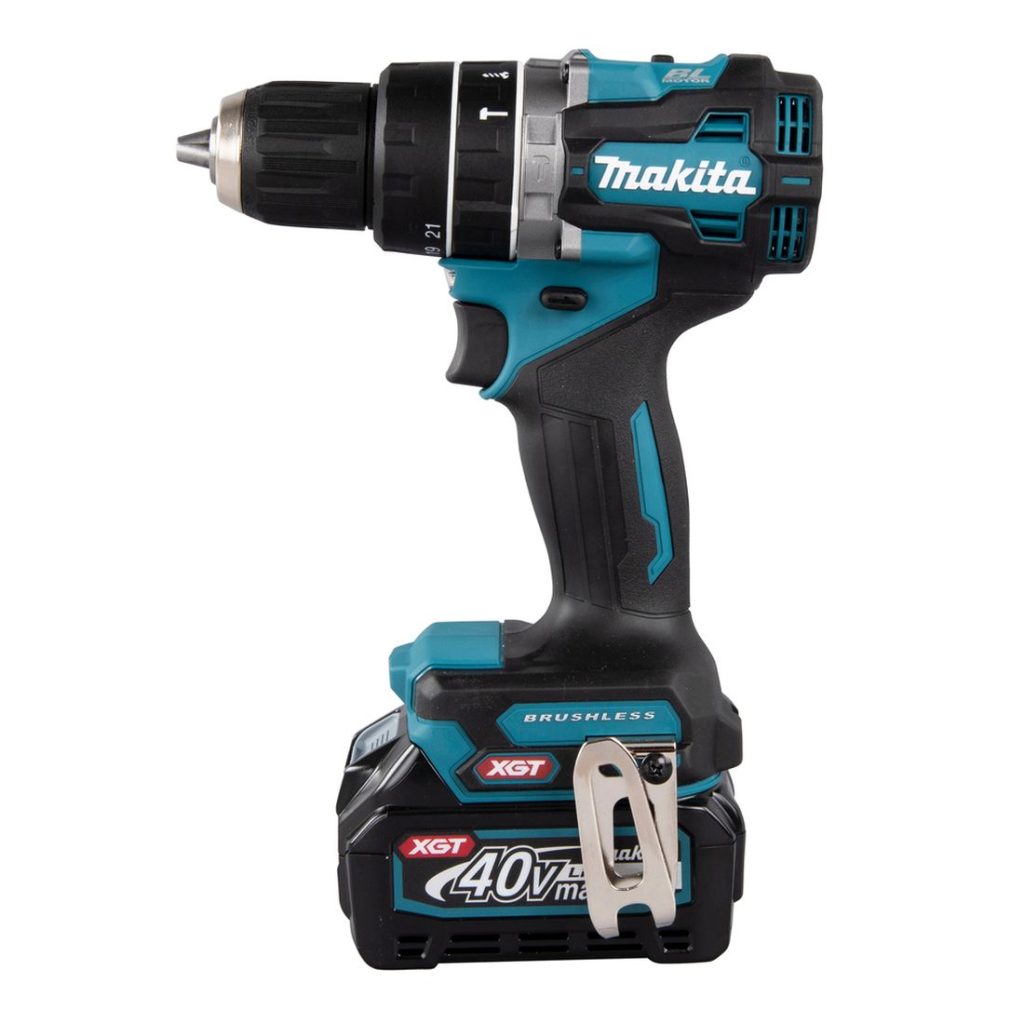 MAKITA Iskuporakone XGT. Kuvassa Iskuporakone XGT vasemmalta sivustapäin.