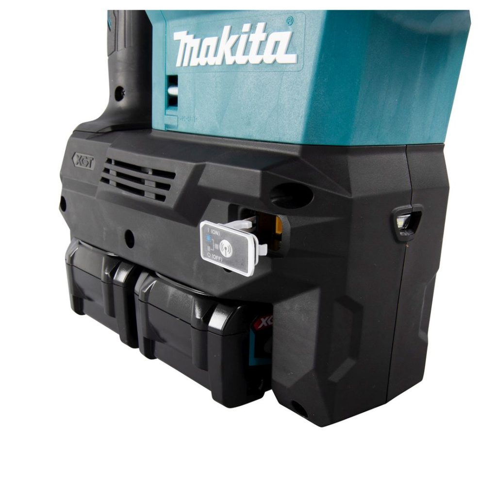 MAKITA Poravasara XGT. Lähikuvassa Poravasara XGT:n Bluetooth etäkäynnistystoiminto.