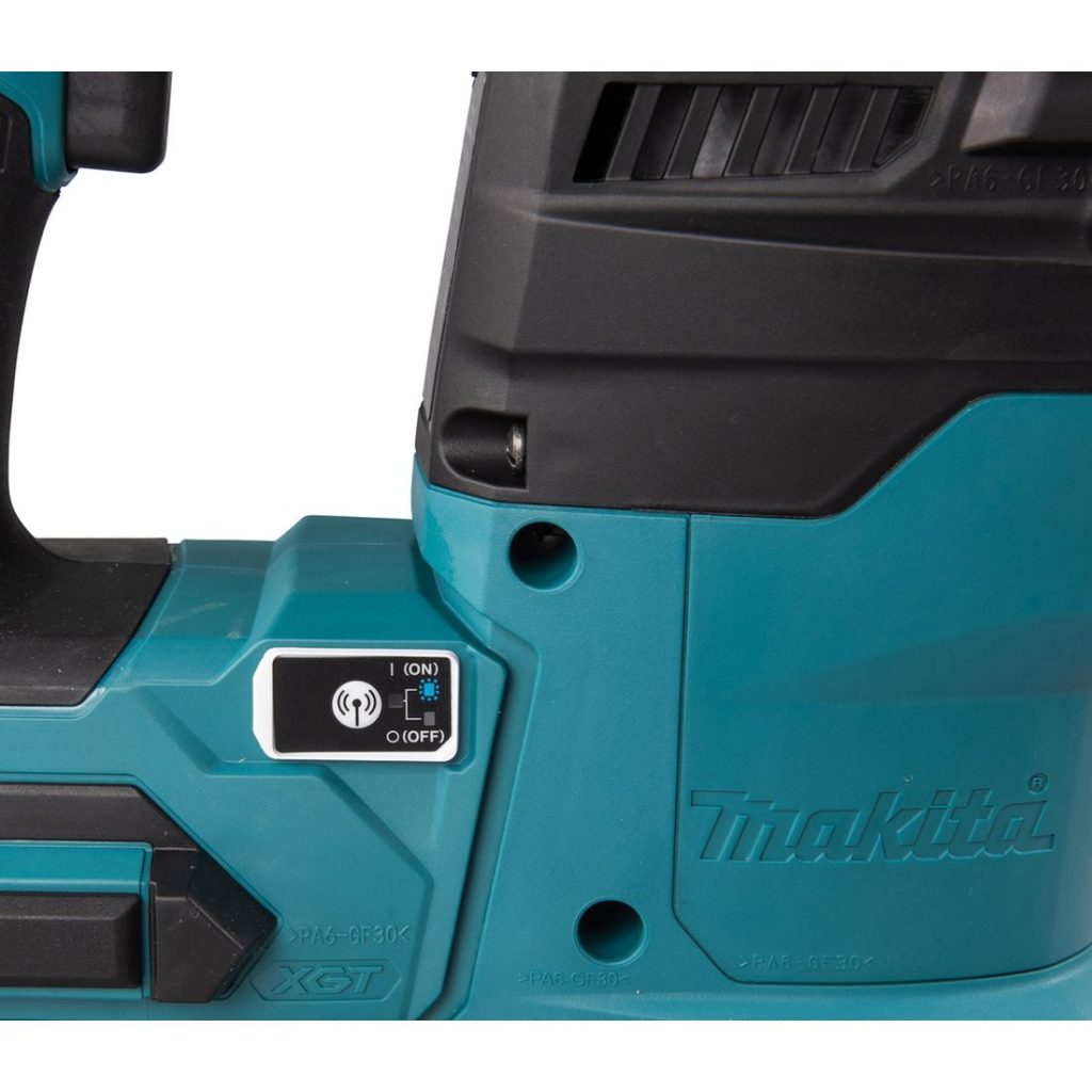MAKITA Poravasara XGT. Lähikuvassa Poravasara XGT:n Bluetooth etäkäynnistystoiminto.