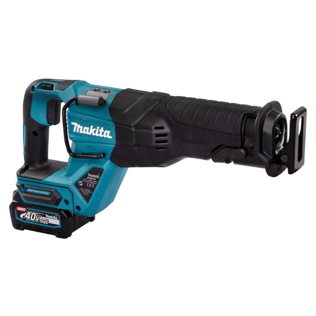 MAKITA Puukkosaha XGT. Kuvassa Puukkosaha XGT vasemmalta etuyläviistosta.