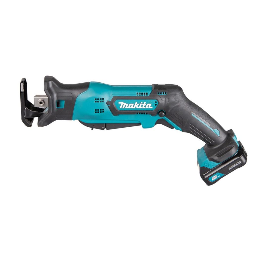 MAKITA Puukkosaha CXT. Kuvassa Puukkosaha CXT vasemmalta sivustapäin.