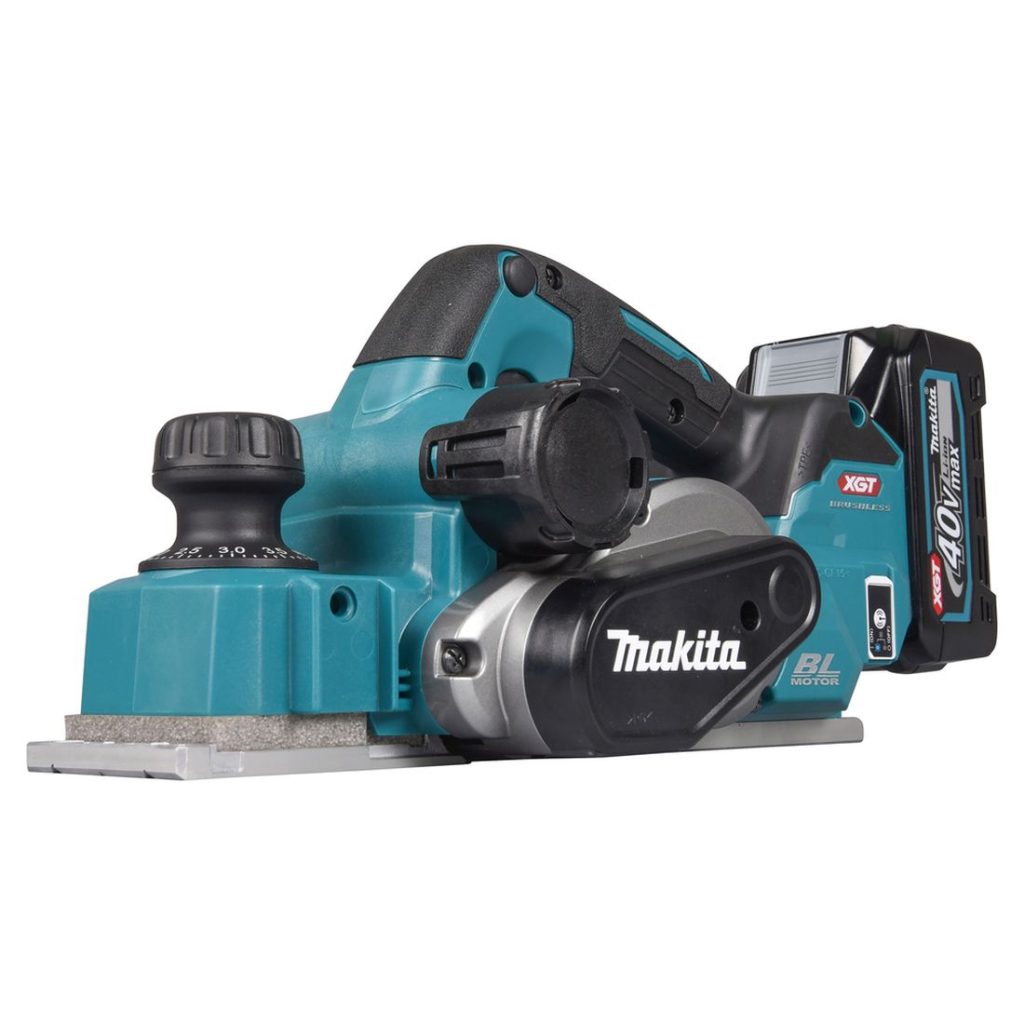 MAKITA Höylä XGT. Kuvassa Höylä XGT oikealta etuviistosta.