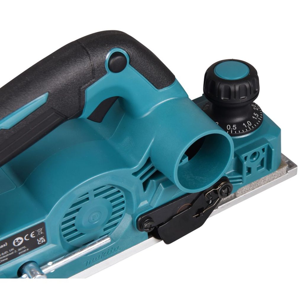 MAKITA Höylä XGT. Lähikuvassa höylä XGT:n imuriliitäntä.