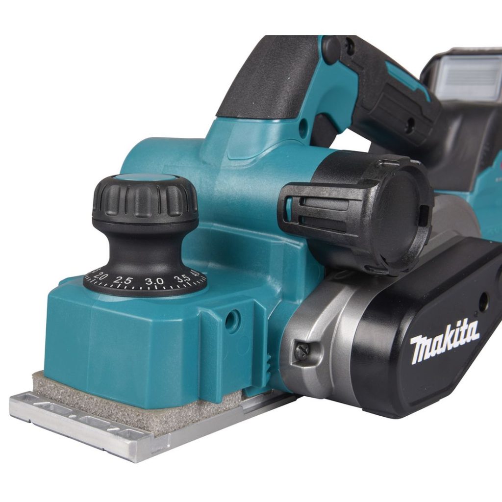 MAKITA Höylä XGT. Lähikuvassa Höylä XGT oikealta etuviistosta.