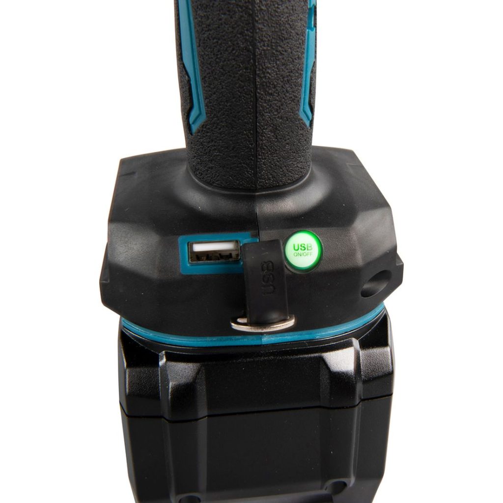 MAKITA LED-valaisin XGT. Kuvassa LED-valaisin XGT:n USB-liitin.