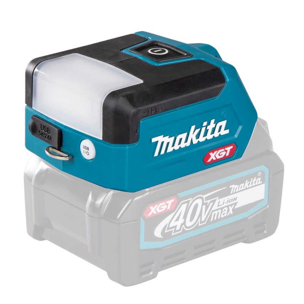 MAKITA LED-valaisin XGT. Kuvassa LED-valaisin XGT oikealta etuyläviistosta.