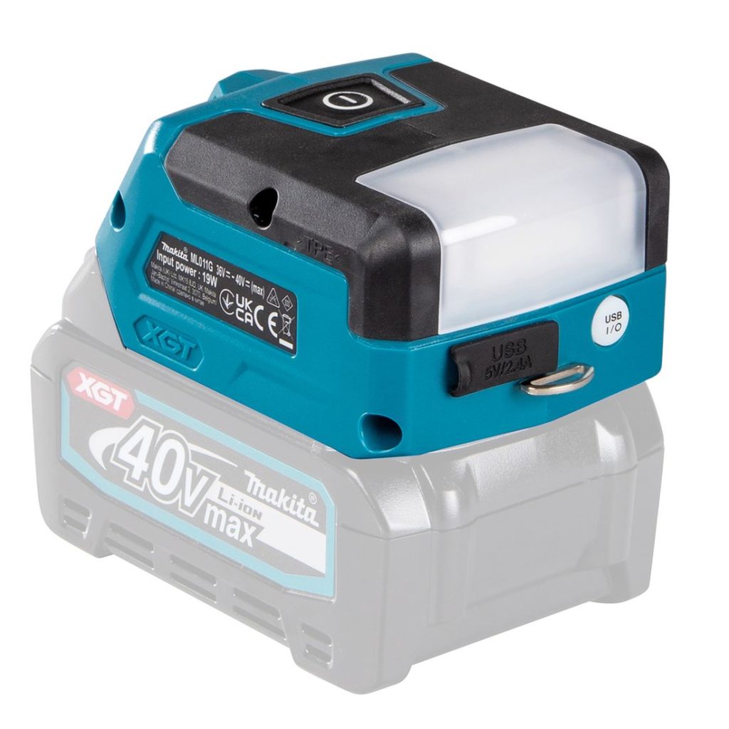 MAKITA LED-valaisin XGT. Kuvassa LED-valaisin XGT vasemmalta etuyläviistosta.