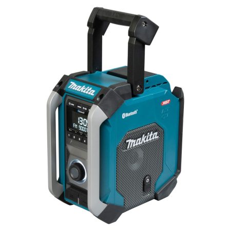 MAKITA Radio ja Bluetooth kaiutin CXT, LXT, XGT. Kuvassa Radio ja Bluetooth kaiutin CXT, LXT, XGT oikealta etuyläviistosta.
