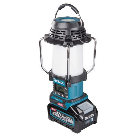 MAKITA Lyhty / Radio / Kaiutin XGT. Kuvassa Lyhty / Radio / Kaiutin XGT vasemmalta etuyläviistosta.