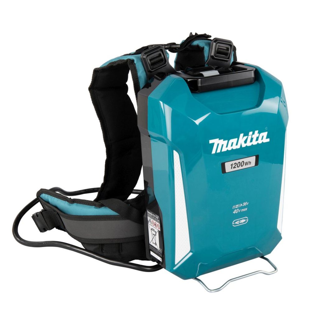 MAKITA Kannettava reppuakku LXT XGT. Kuvassa Kannettava reppuakku LXT XGT vasemmalta etuyläviistosta.