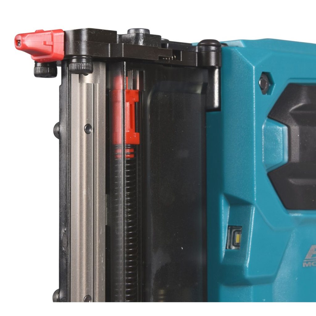 MAKITA Pinninaulain XGT. Lähikuvassa Pinninaulain XGT:n nokka.
