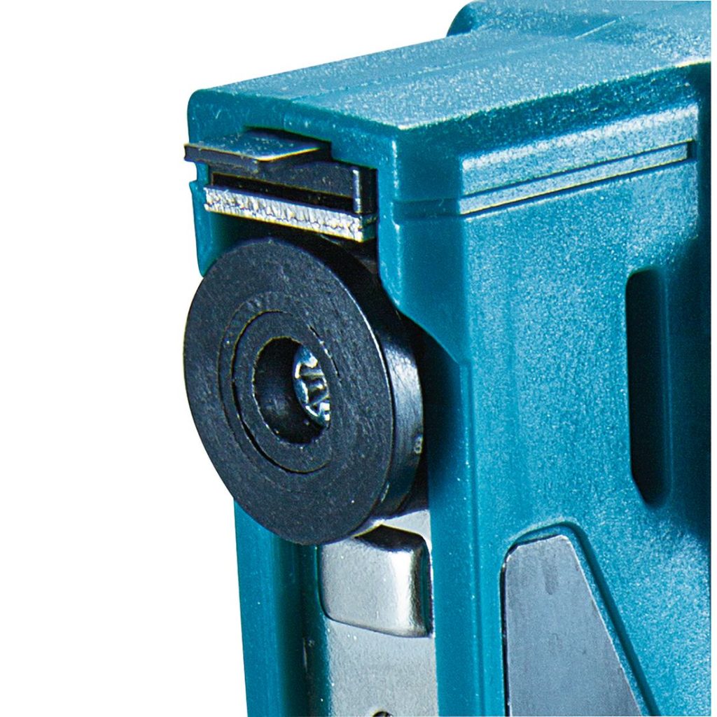 MAKITA Nitoja CXT. Lähikuvassa Nitoja CXT:n nokan pehmuste.