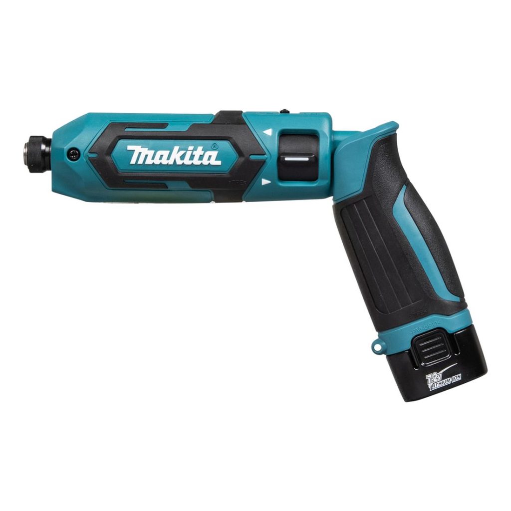 MAKITA Iskevä sauvaruuvinväännin. Kuvassa Iskevä sauvaruuvinväännin vasemmalta sivustapäin.