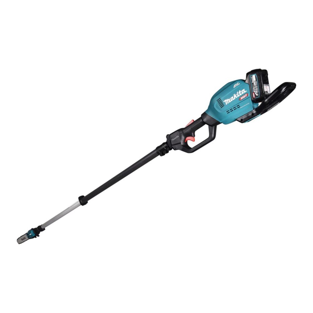 MAKITA Ketjusaha XGT. Kuvassa Ketjusaha XGT vasemmalta takayläviistosta.