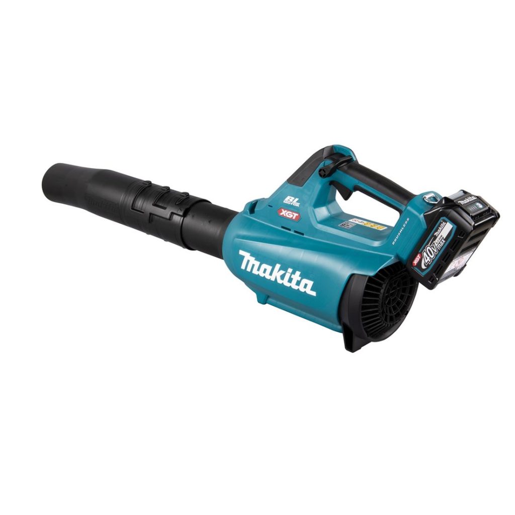 MAKITA Puhallin XGT. Kuvassa Puhallin XGT vasemmalta takayläviistosta.