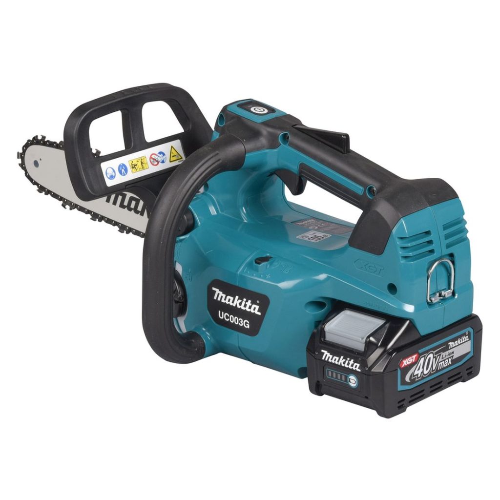 MAKITA Ketjusaha XGT. Kuvassa Ketjusaha XGT vasemmalta takayläviistosta.
