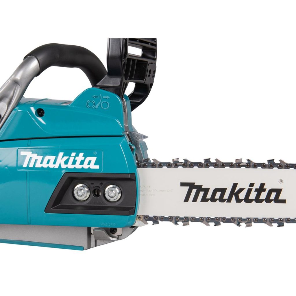 MAKITA Ketjusaha XGT. Lähikuvassa Ketjusaha XGT:n ketjun kiristin.