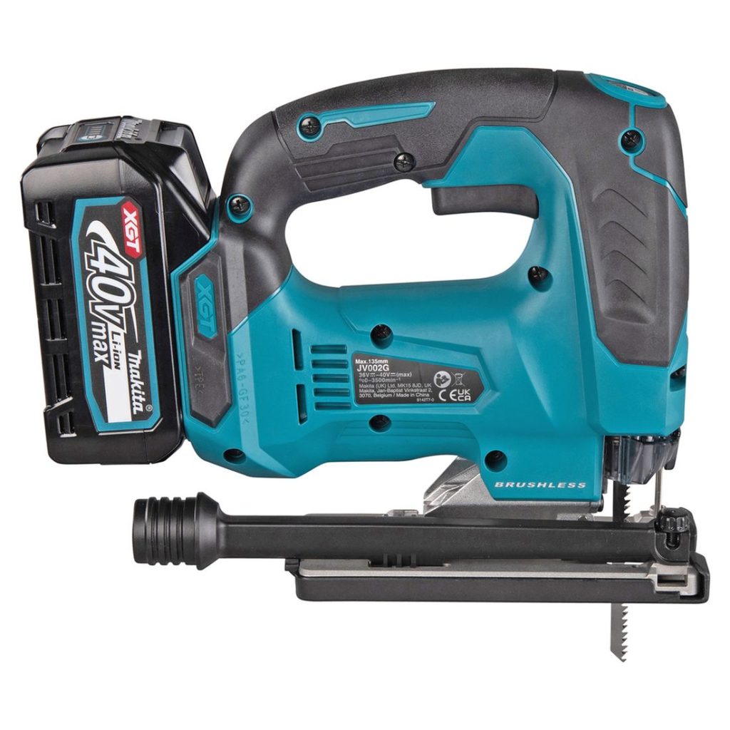 MAKITA Pistosaha XGT. Kuvassa Pistosaha XGT oikealta sivustapäin yläviistosta.
