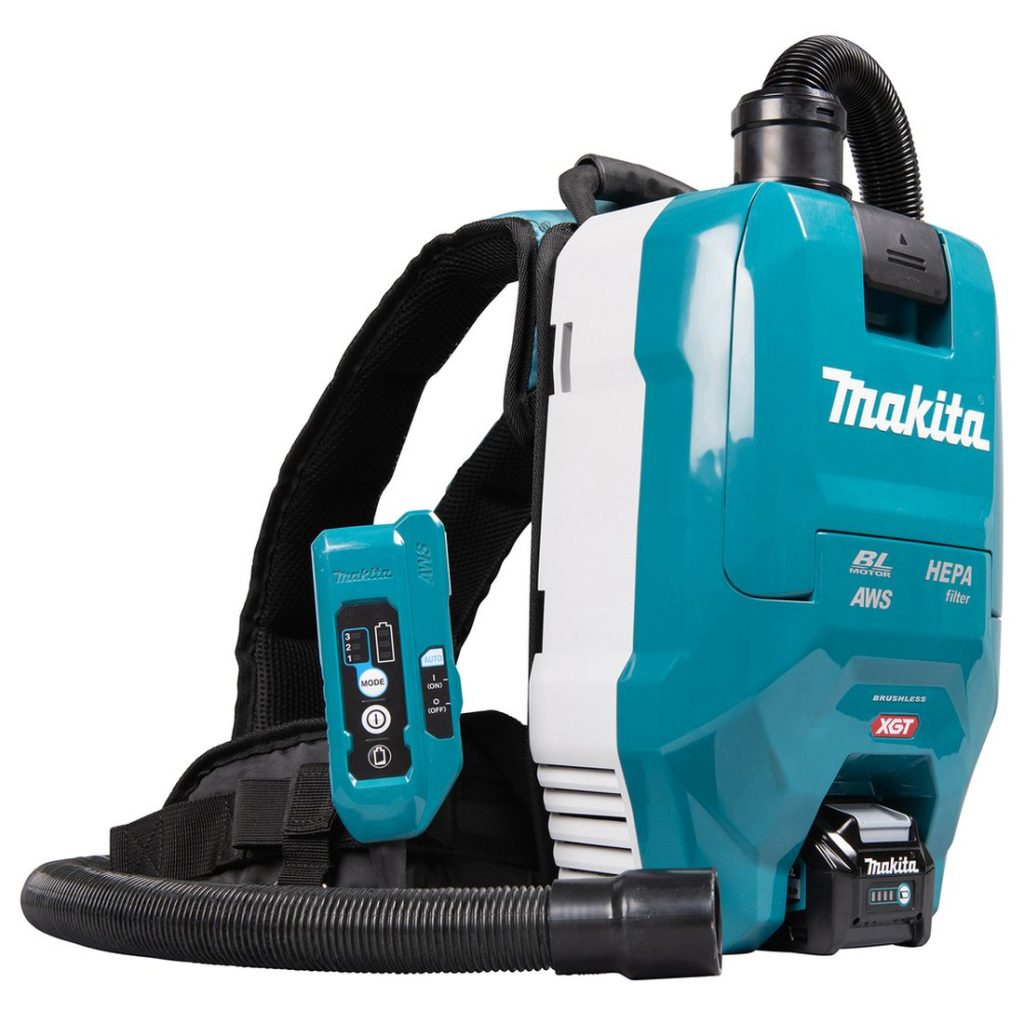 MAKITA Reppuimuri XGT. Kuvassa Reppuimuri XGT vasemmalta takaviistosta.
